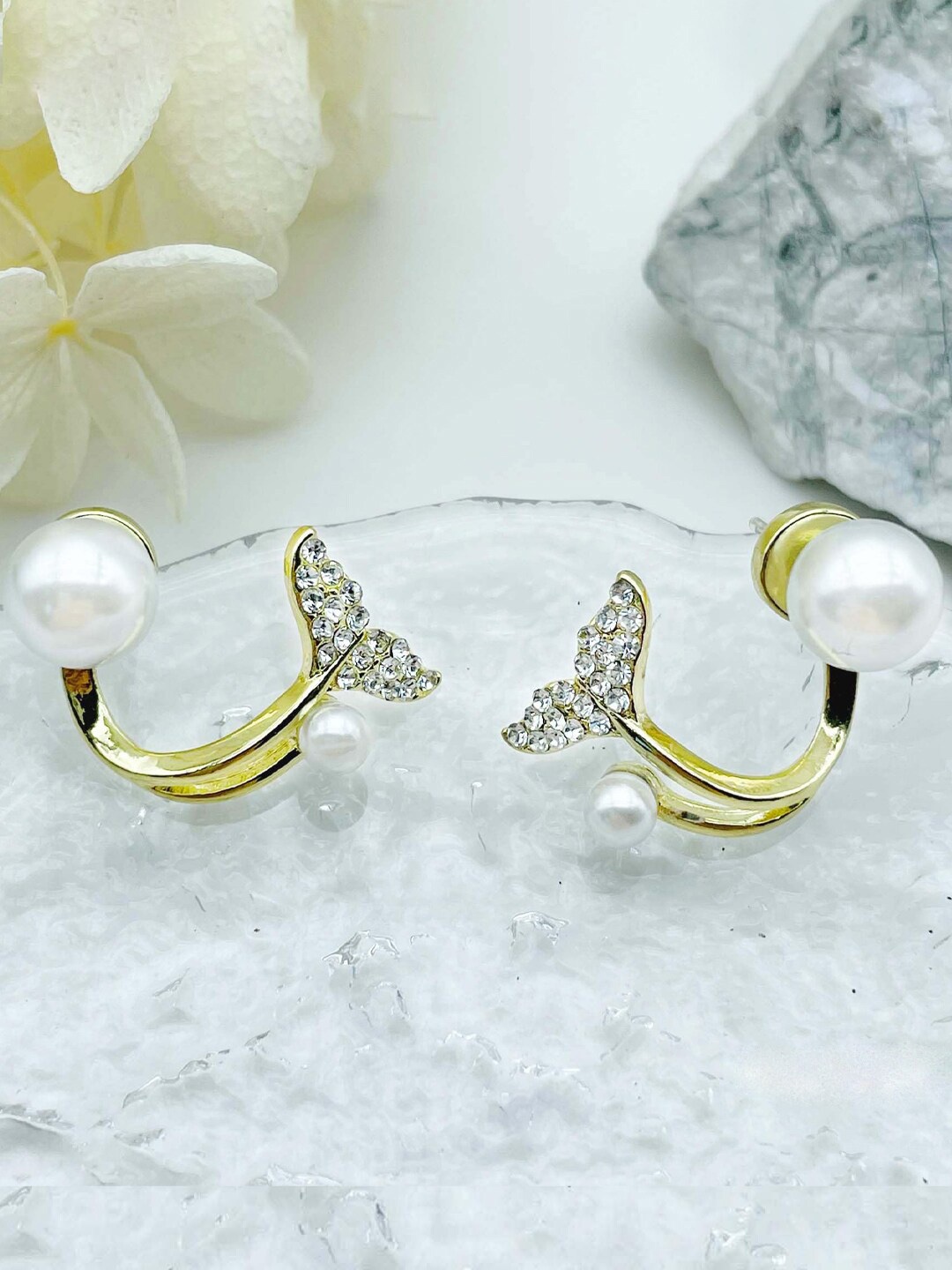 

VAGHBHATT Gold-Plated Pearl-Studded Fish Tail Studs Earrings