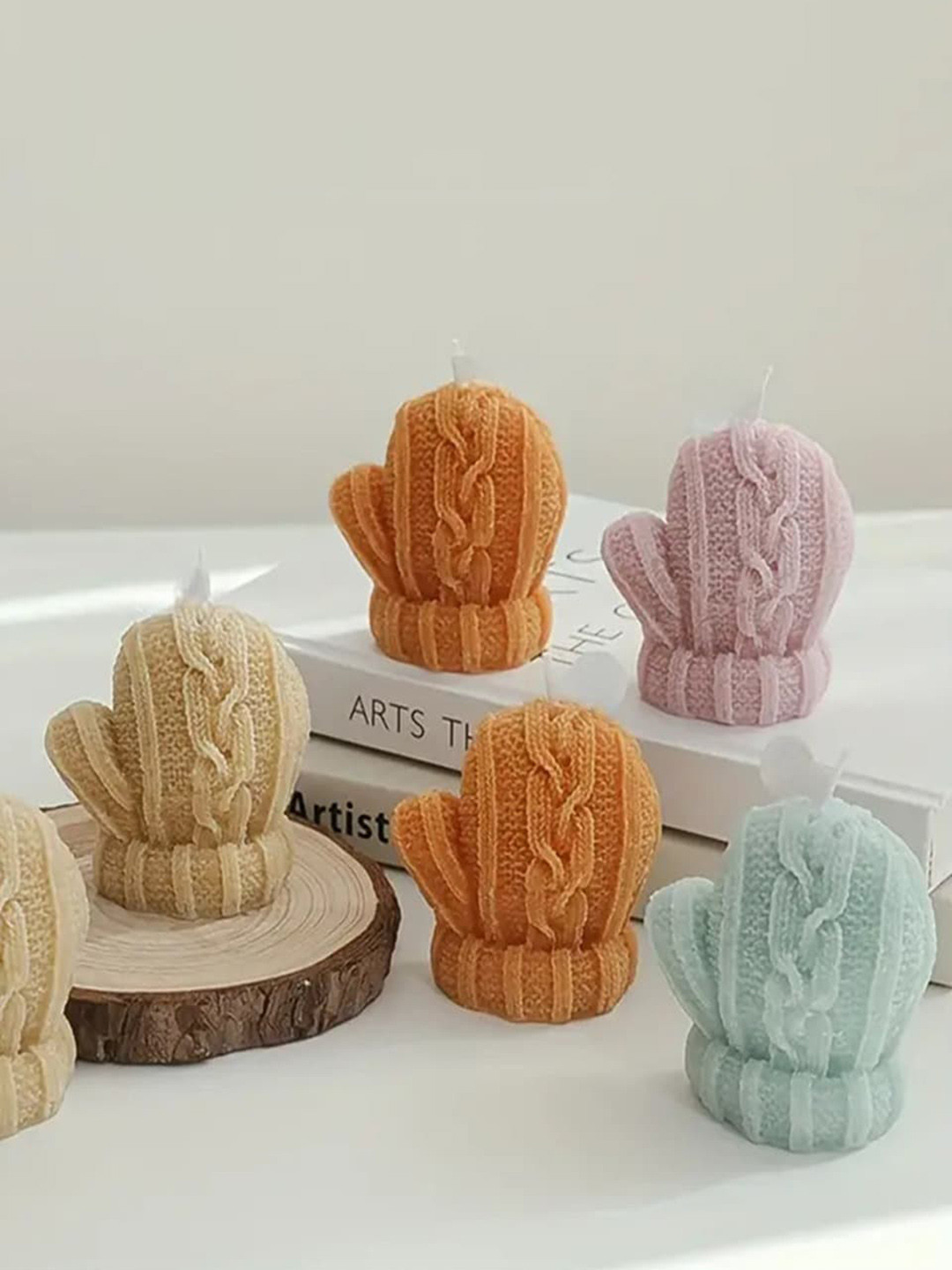 

Aromatic Fables Orange & Purple 4 Pieces Scented Glove Candles