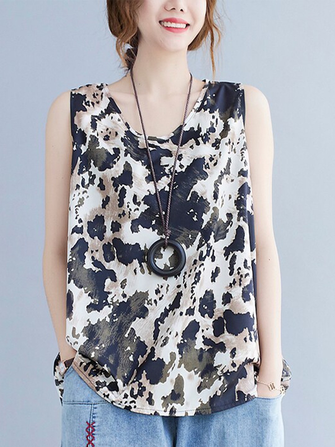 

JC Mode Abstract Printed Sleeveless Boxy Top, Off white