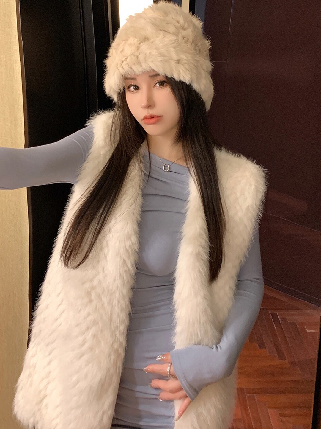 

JC Mode Self Design Sleeveless Longline Front Open Sweater, White