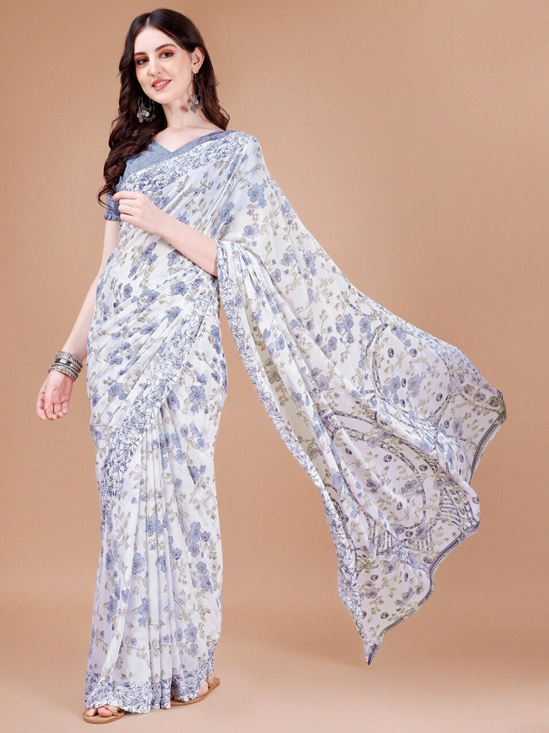 

Sangria Floral Printed Saree, White