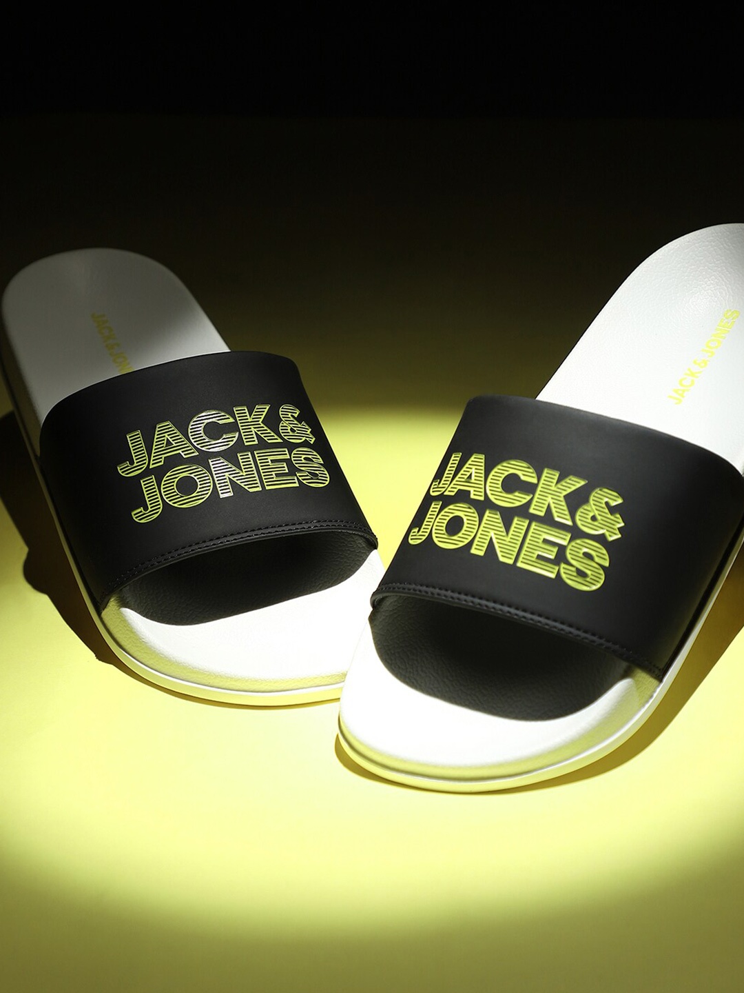 

Jack & Jones Men Printed Sliders, White