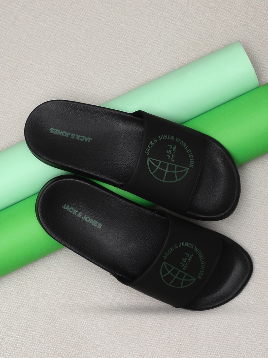 

Jack & Jones Men BRUCE WORLD Printed Sliders, Black