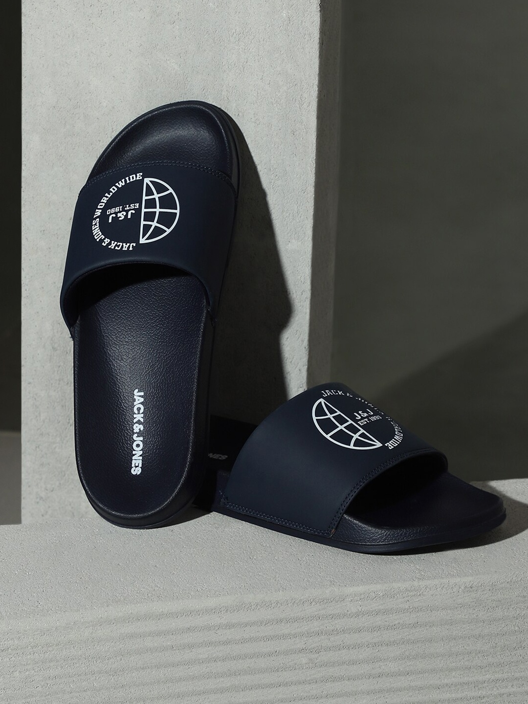 

Jack & Jones Men BRUCE WORLD Printed Sliders, Navy blue