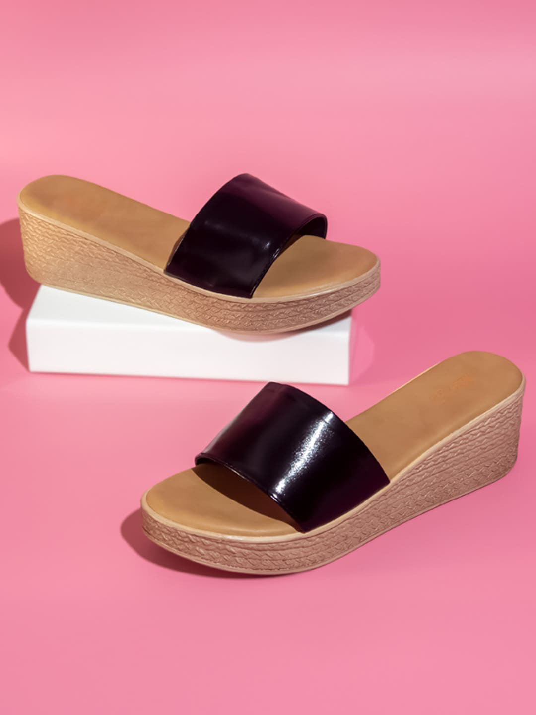 

Inc 5 Textured Work Wedge Heels, Black