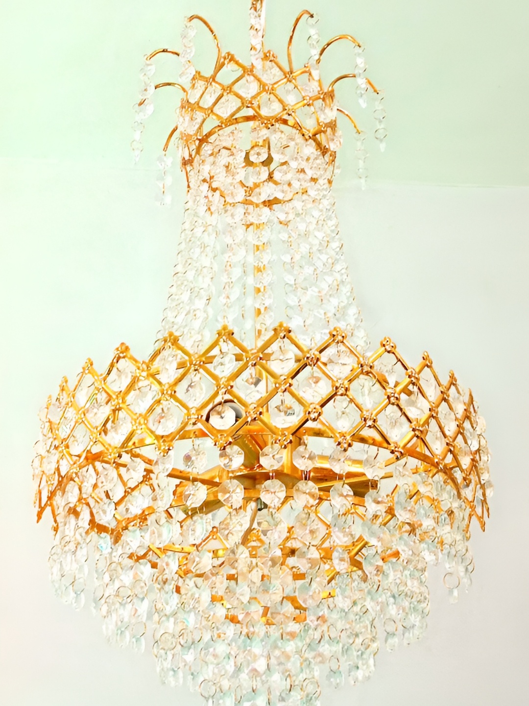 

SHRI MAHAL ANTIQUES Gold-Toned Jhumar Textured Ceiling Lamp