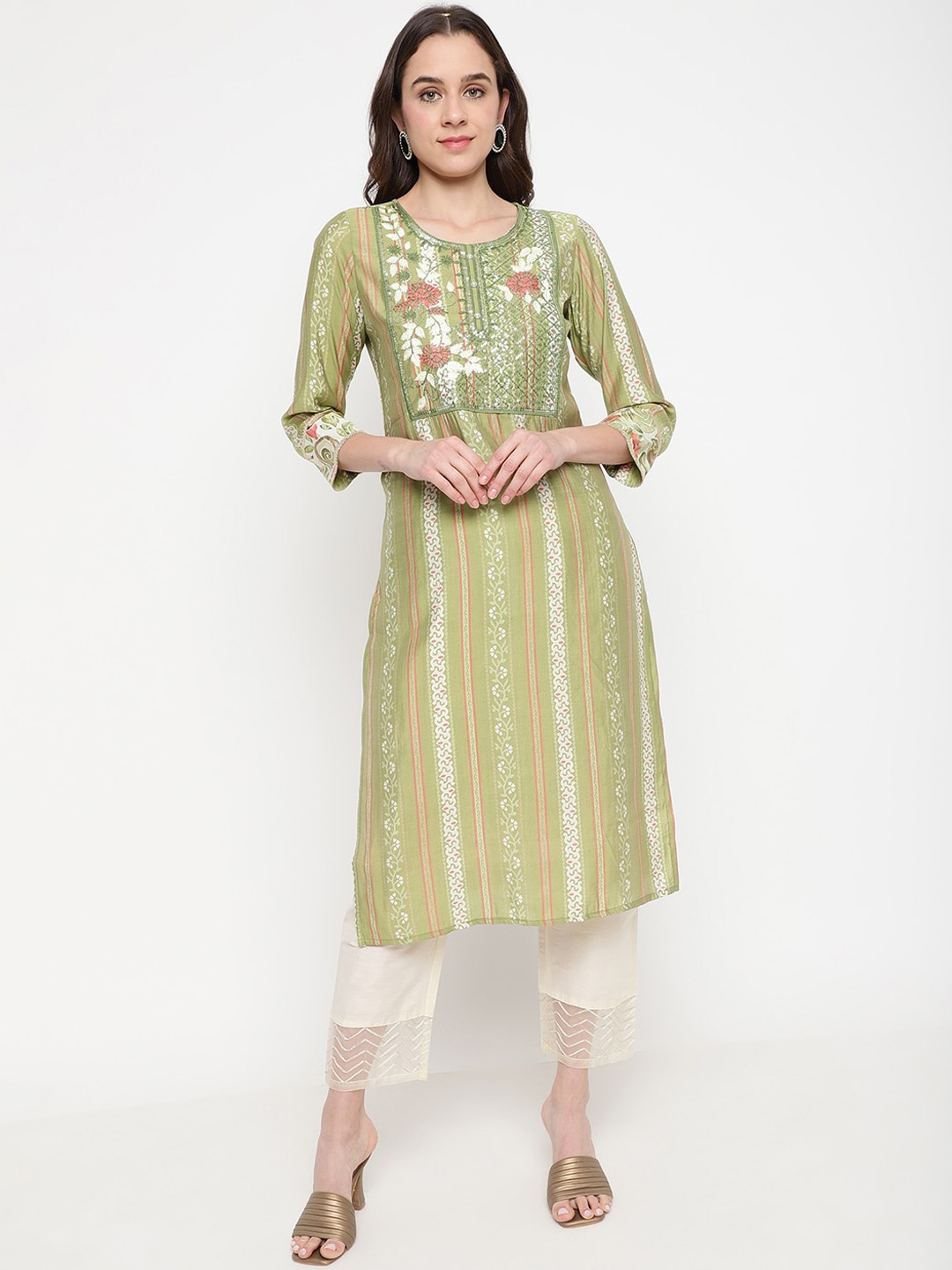 

Be Indi Women Round Neck Ethnic Motifs Straight Side Slits Festive Kurta, Green