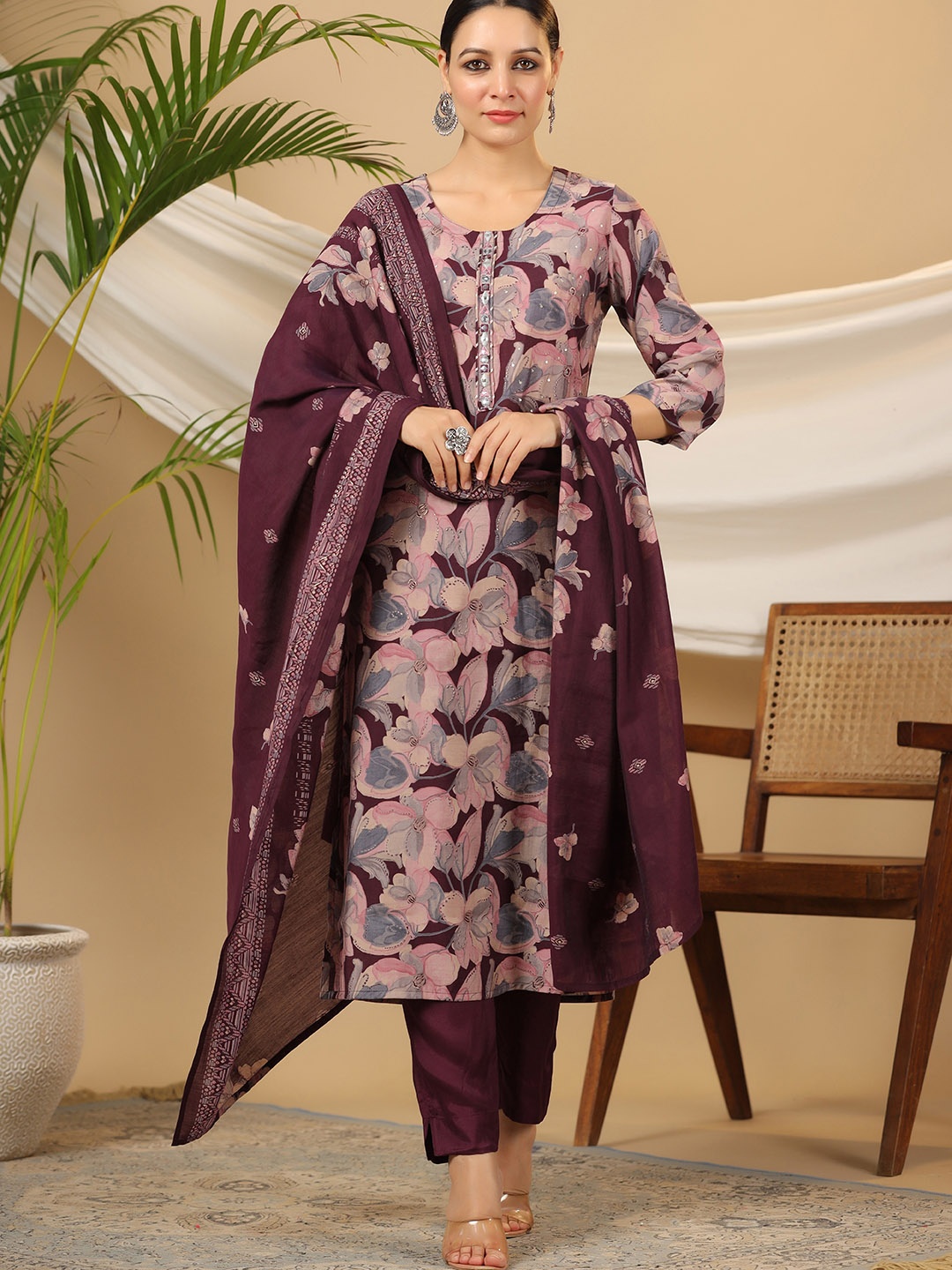 

PIROH Floral Printed Sequinned Straight Kurta With Trousers & Dupatta, Purple