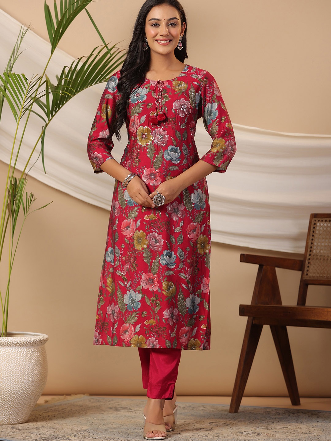 

PIROH Floral Printed Kurta with Trousers, Pink
