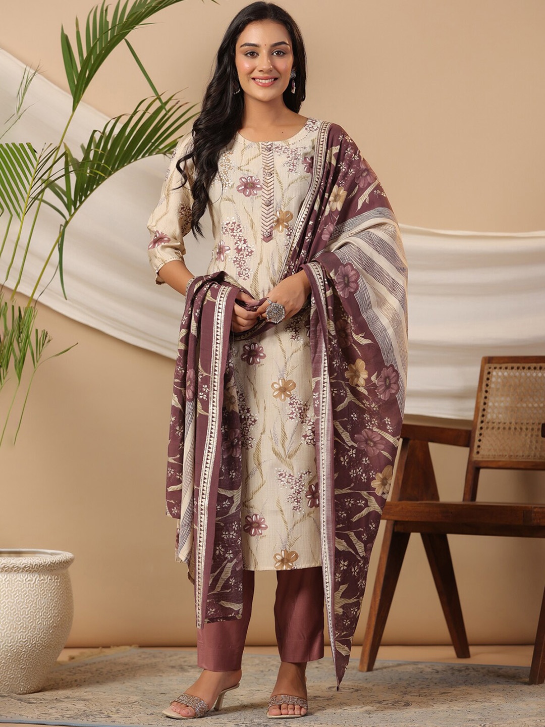 

PIROH Floral Printed Sequinned Straight Kurta with Trouser & Dupatta, Purple