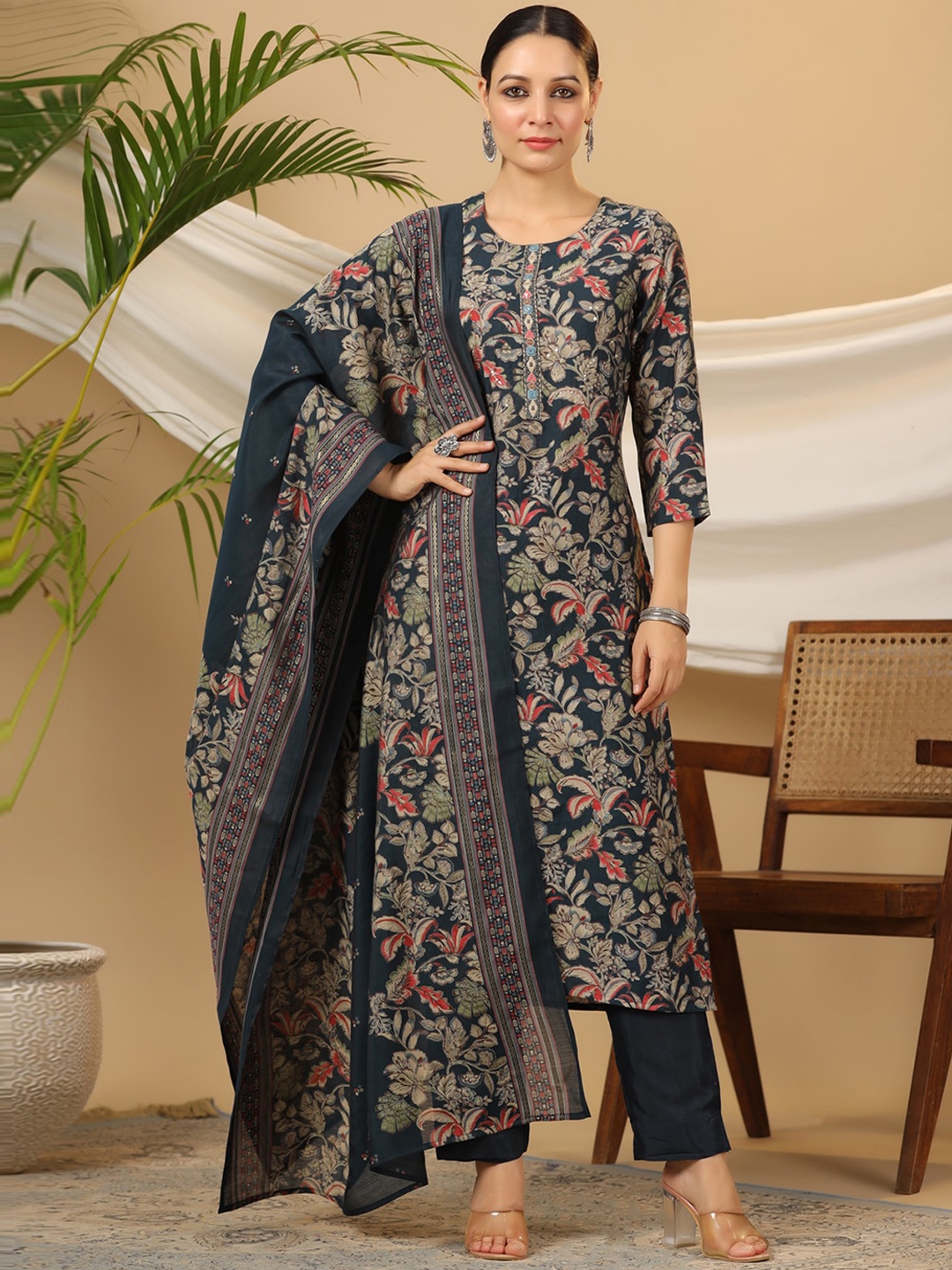 

PIROH Floral Printed Straight Kurta With Trousers & Dupatta, Blue