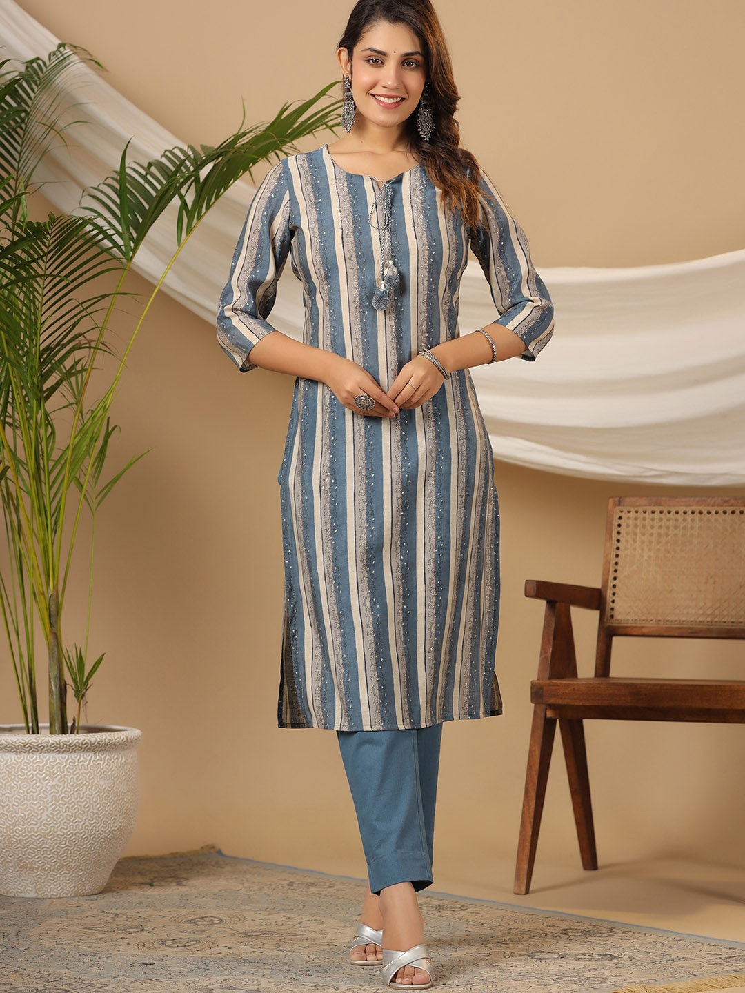 

PIROH Striped Straight Kurta With Trousers, Blue