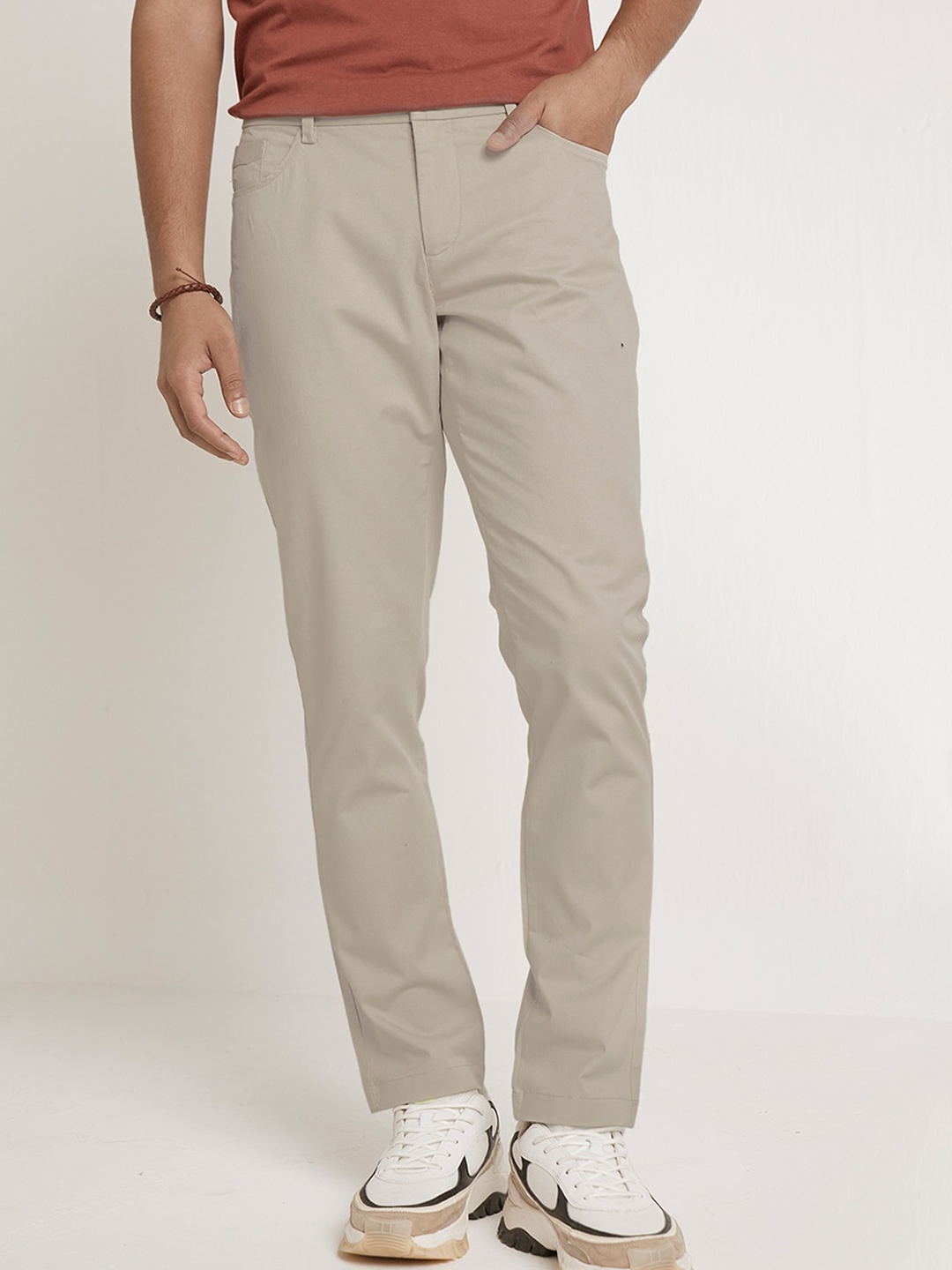 

Andamen Men Ultra Pleated Mid-Rise Cotton Chinos Trousers, Grey
