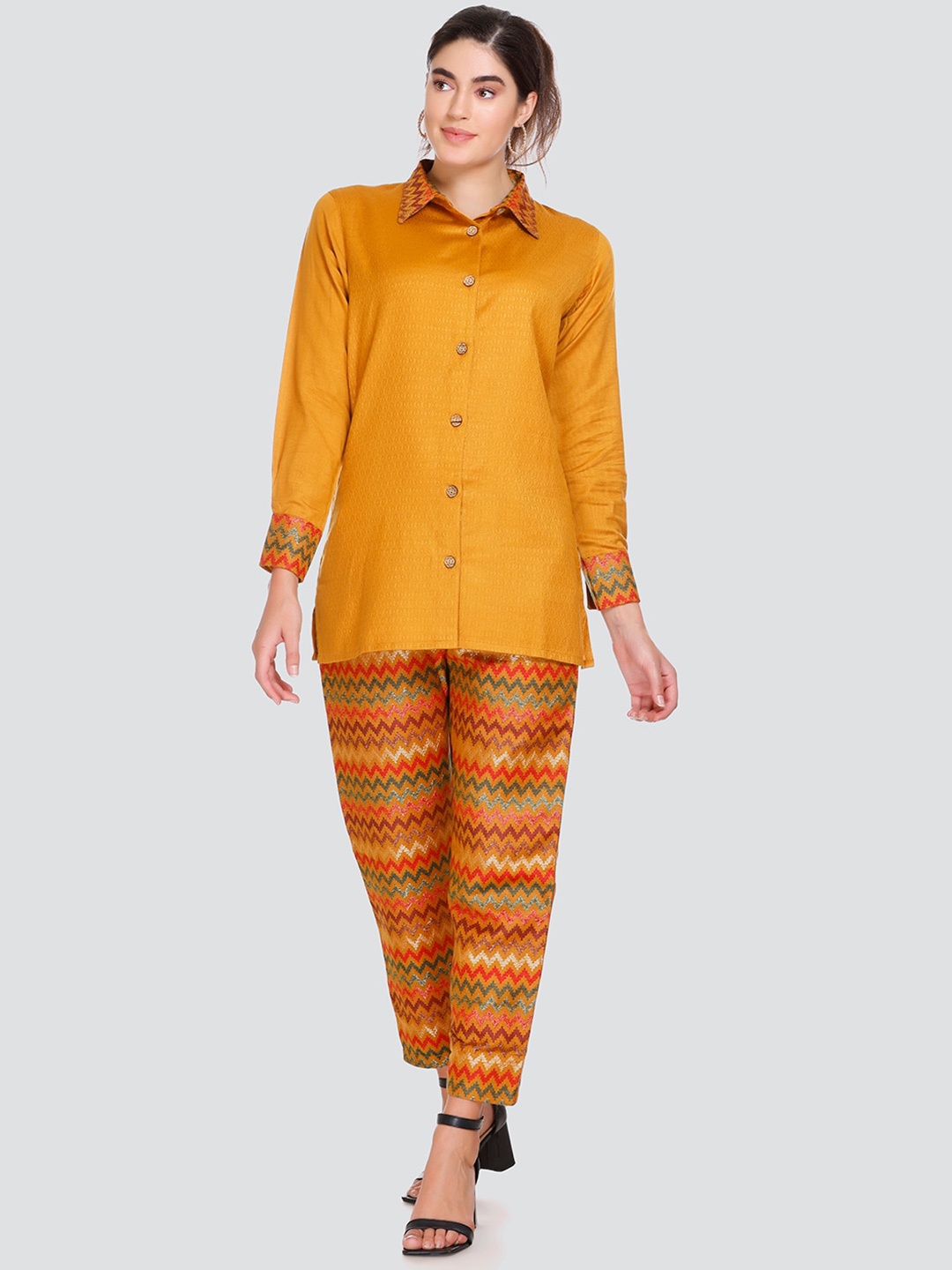 

HOUSE OF KIRNA'S WITH LOGO OF HOK Shirt Collar Co-Ord, Yellow