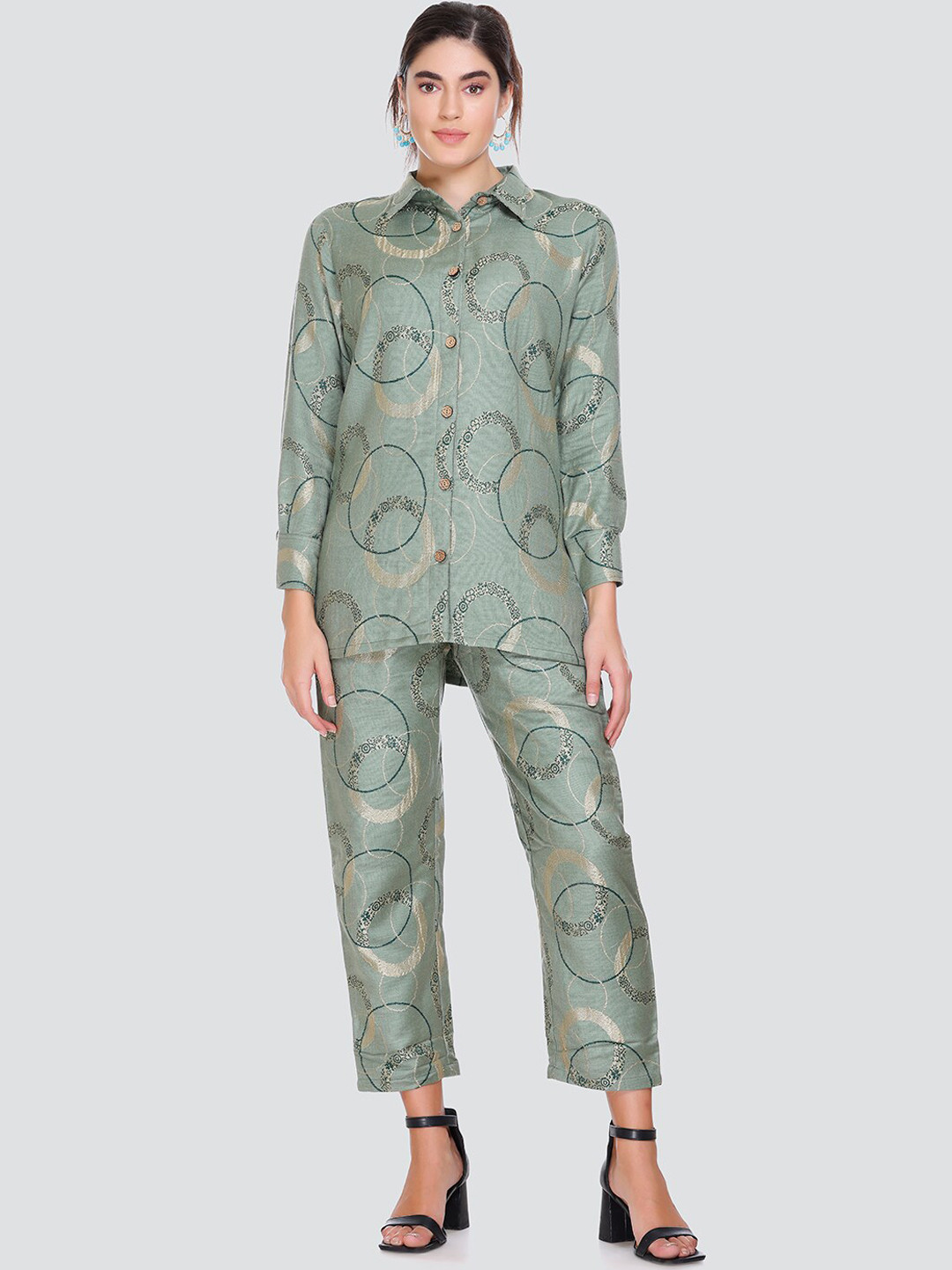 

HOUSE OF KIRNA'S WITH LOGO OF HOK Printed Shirt Collar Co-Ord, Green