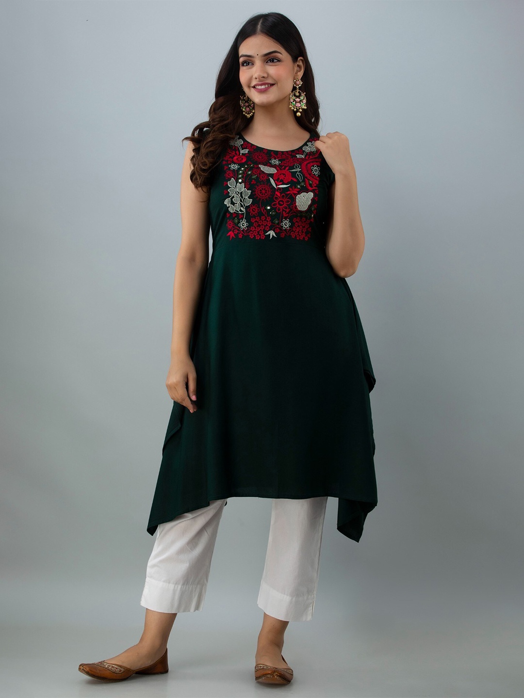 

SHOOLIN Floral Embroidered Mirror Work A Line Kurta, Green