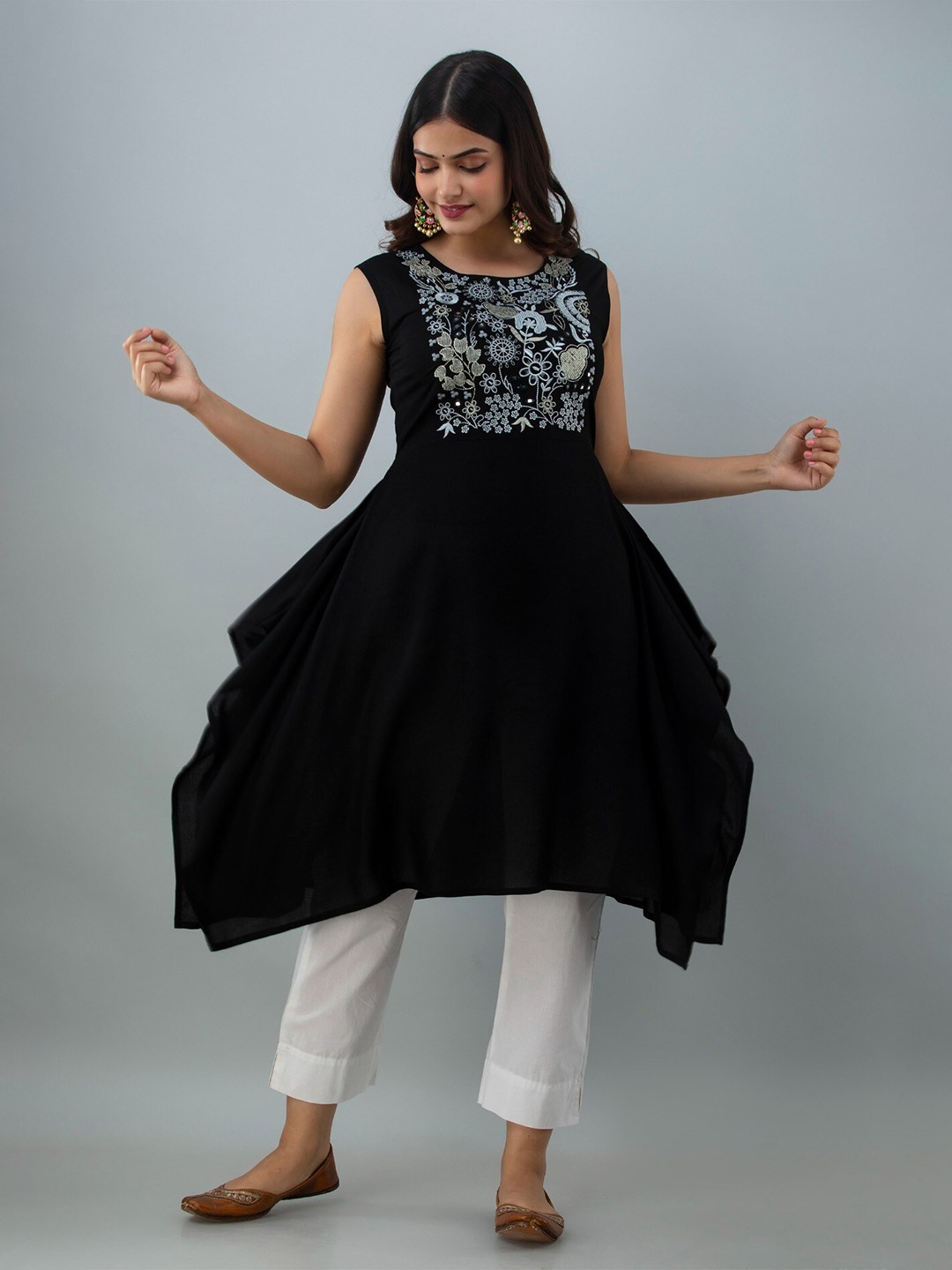 

SHOOLIN Floral Embroidered Mirror Work A Line Kurta, Black