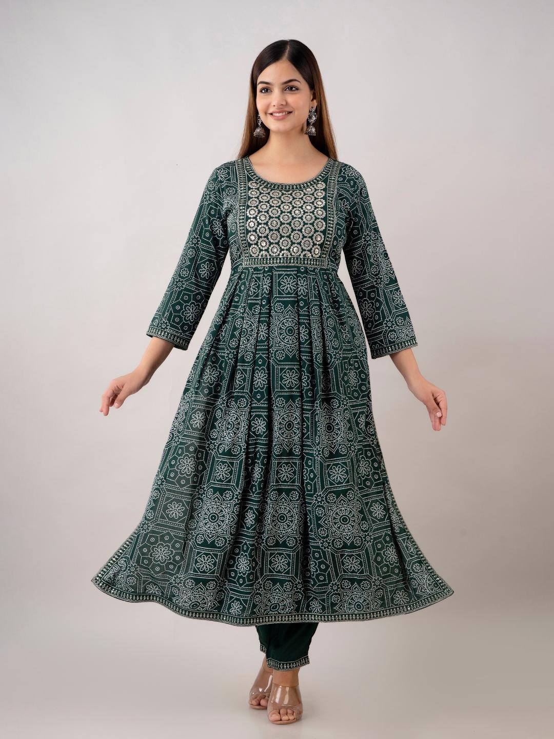 

SHOOLIN Embroidery A-Line Kurta Sets, Green