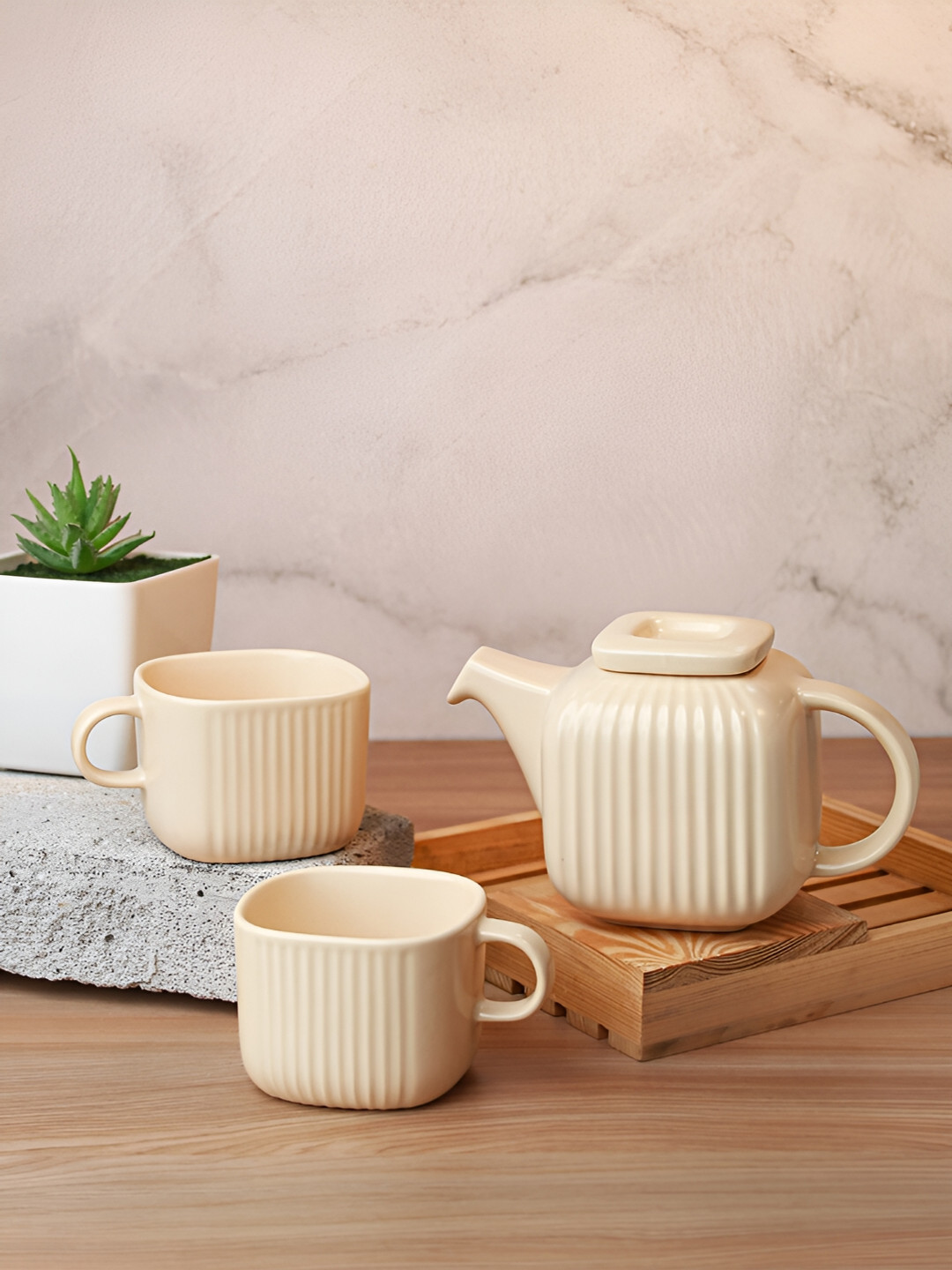 

Vola Global LLP Bloom Cream 3 Pieces Textured Matte Kettle Set