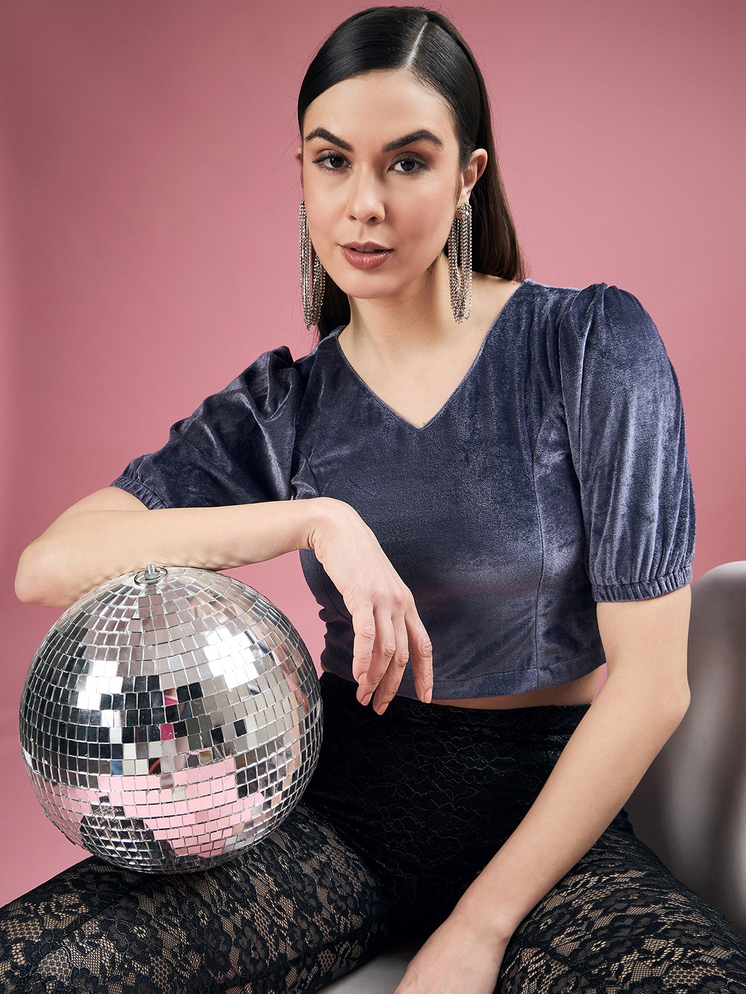

DressBerry Grey V-Neck Puff Sleeves Crop Velvet Top