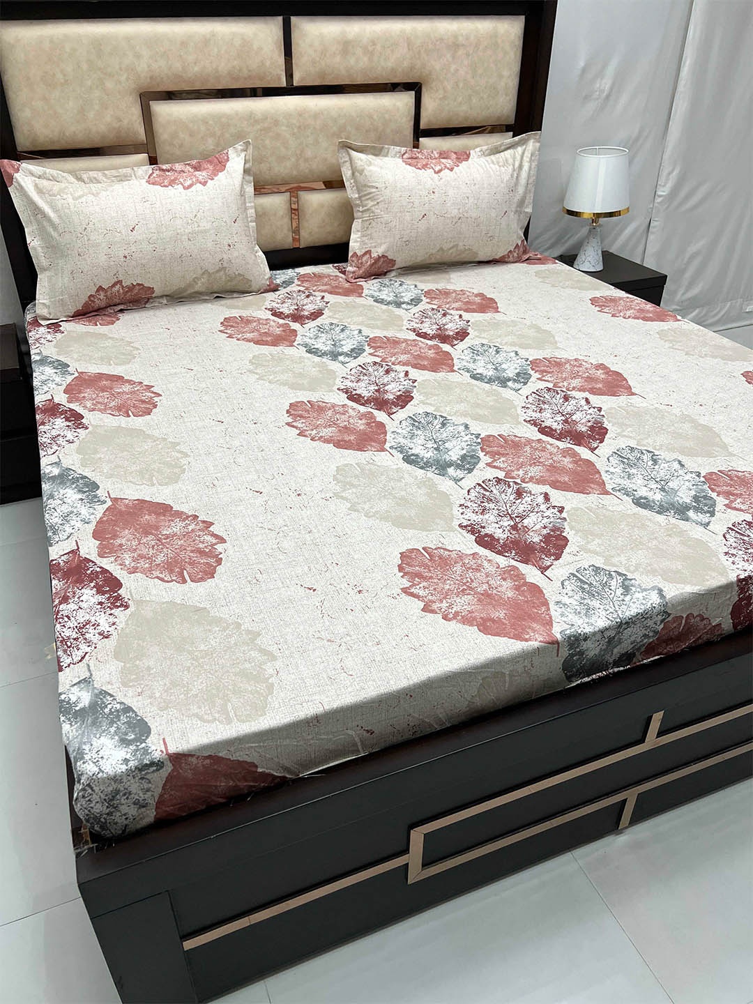 

Pure Decor Gem Beige & Brown Geometric 250 TC King Cotton Bedsheet with 2 Pillow Covers