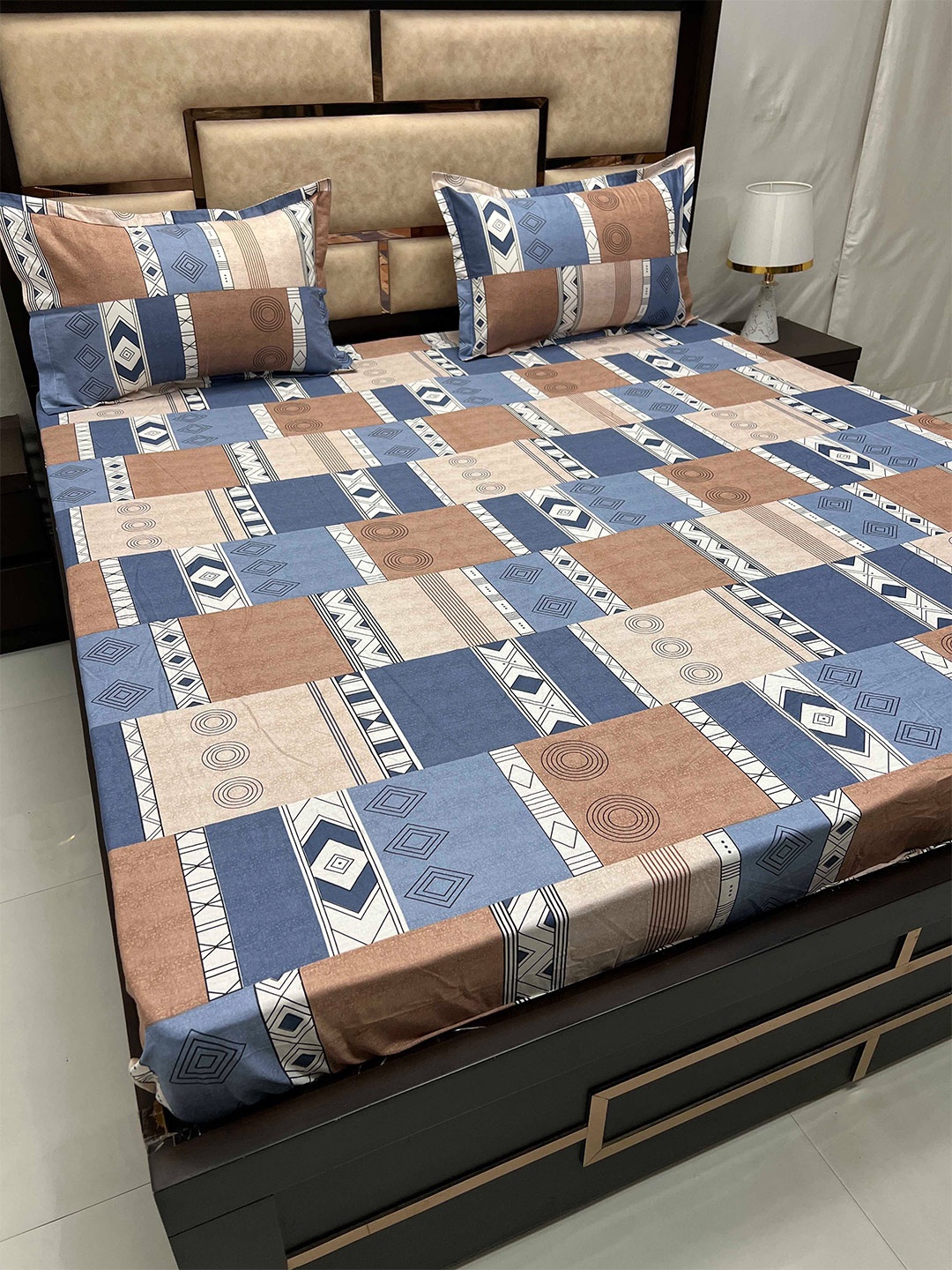 

Pure Decor Gem Blue & Brown Geometric 250 TC King Cotton Bedsheet with 2 Pillow Covers