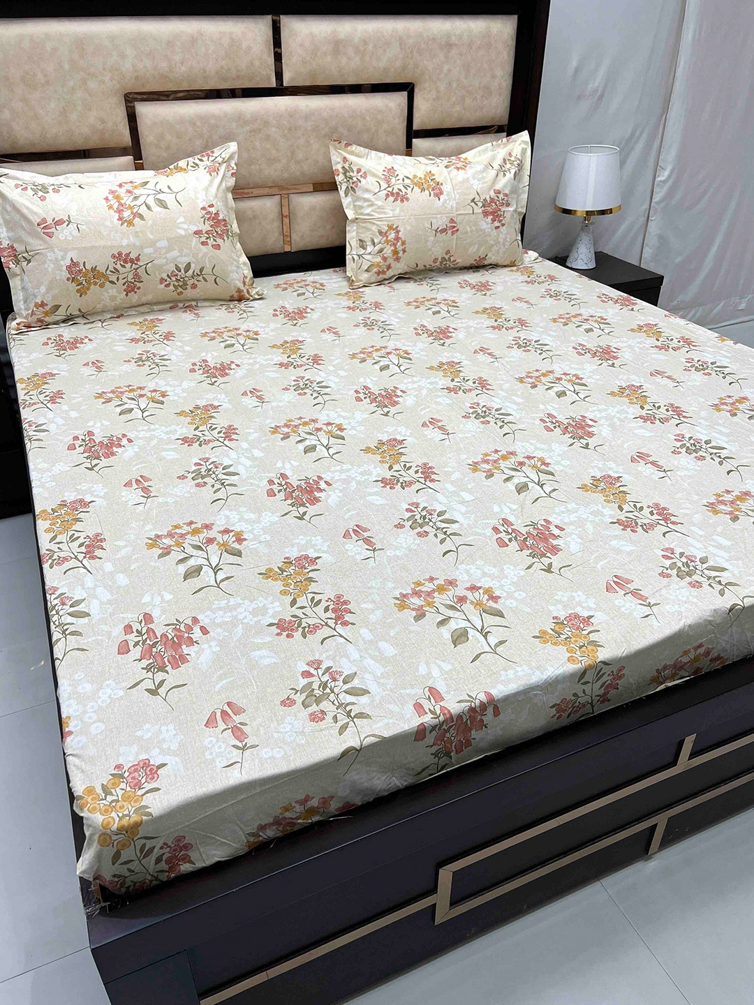 

Pure Decor Gem Cream Coloured Floral 250 TC King Fitted Bedsheet with 2 Pillow Covers