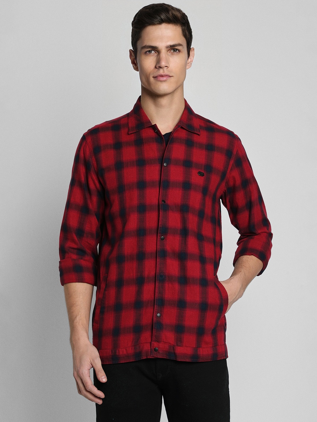 

Peter England Casuals Men Red Slim Fit Checked Casual Shirt
