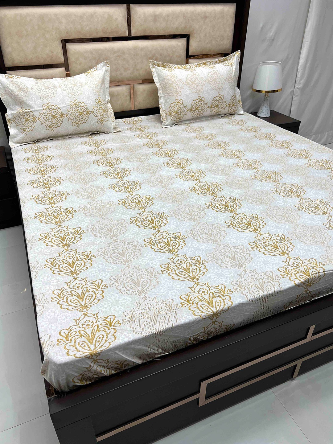 

Pure Decor Beige & White Floral Cotton 330 TC Super King Bedsheet with 2 Pillow Covers
