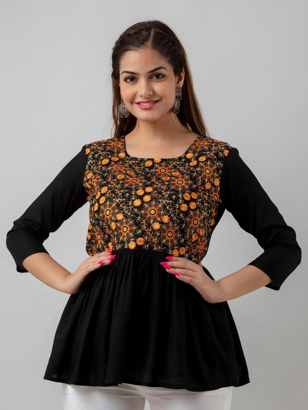 

SHOOLIN Floral Embroidered A-Line Kurti, Black