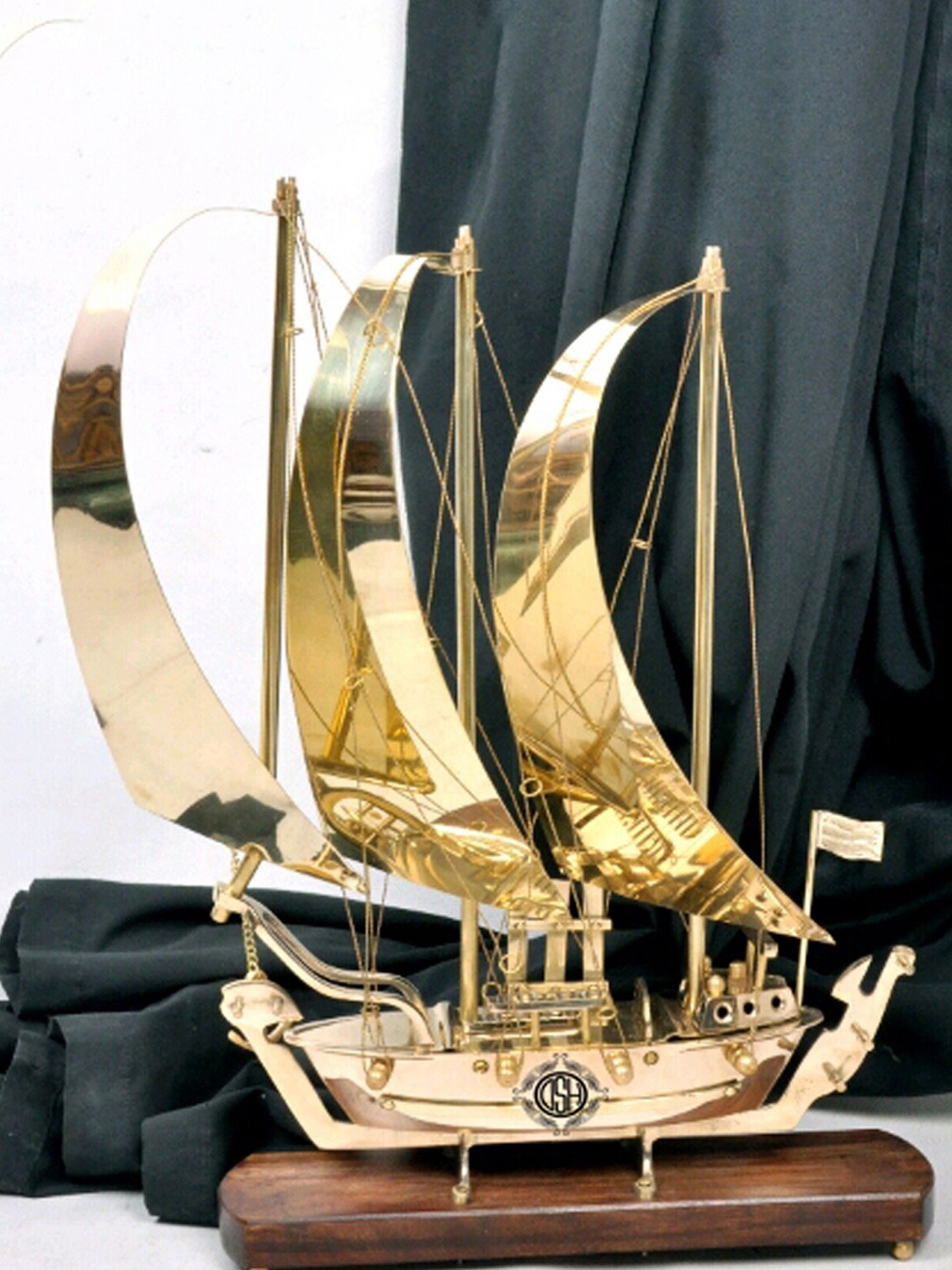 

DSH Crafting Your Curiosity Golden Ship Curio Showpiece, Gold