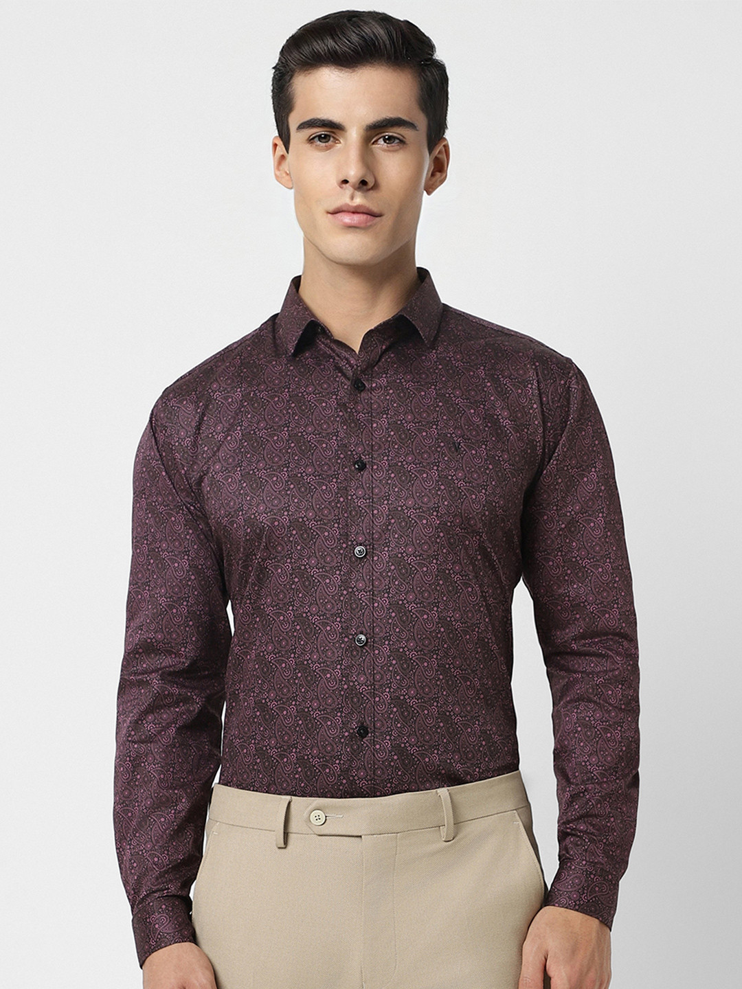 

V Dot Men Purple Slim Fit Printed Party Shirt