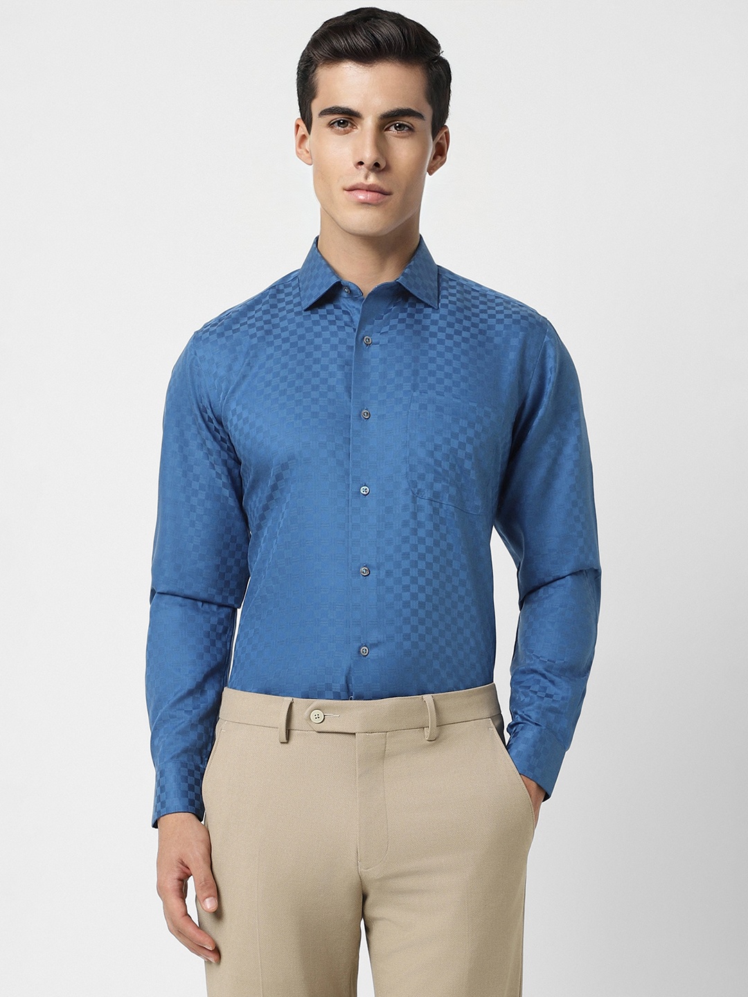 

Van Heusen Men Blue Checked Formal Shirt