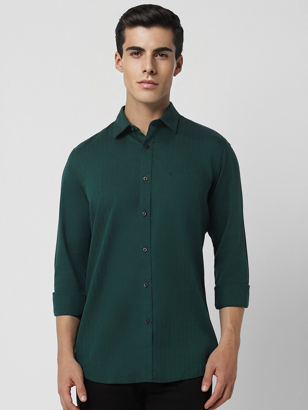 

Van Heusen Sport Slim Fit Self Design Pure Cotton Casual Shirt, Green