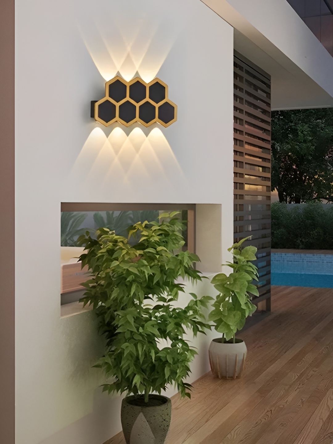

blissbells Black & Beige Honeycomb 7 Way Outdoor Lamp