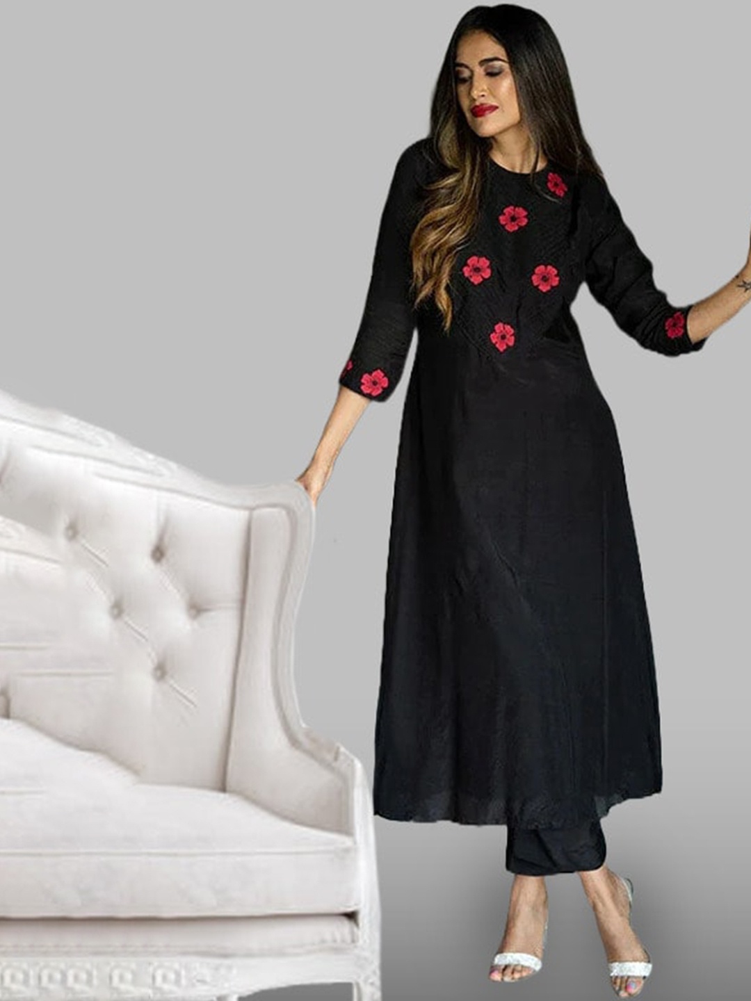 

PERFECTBLUE Floral Embroidered Round Neck A-Line Kurta Set, Black