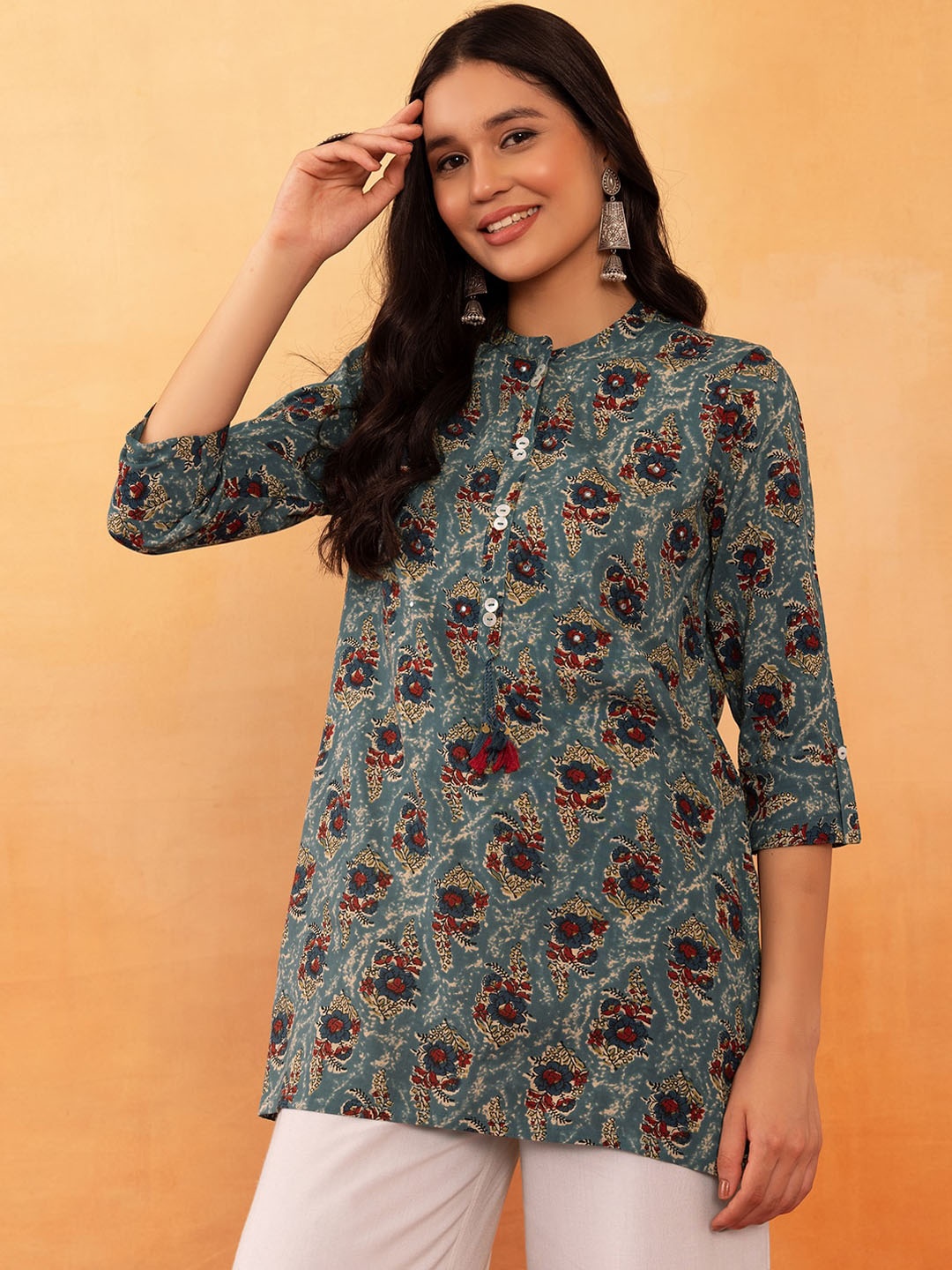 

Rang by Indya Floral Printed Mandarin Collar Straight Kurta, Green