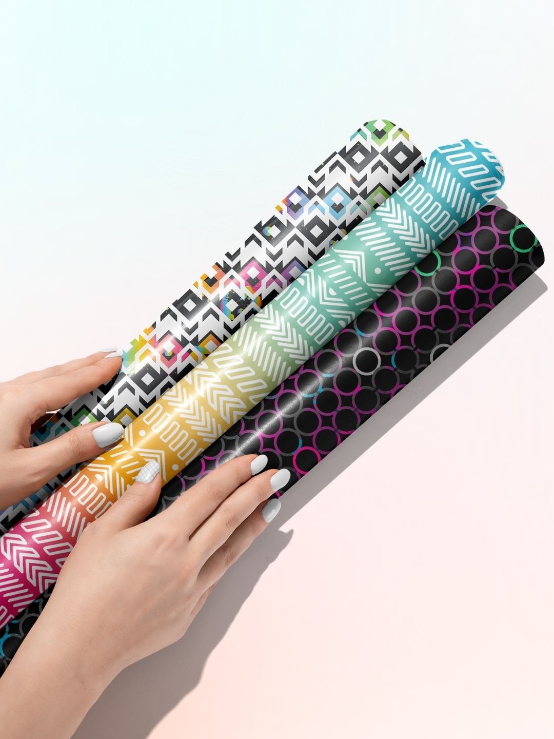 

Doodle Set of 6: Premium Gift Wrapping Papers, Black
