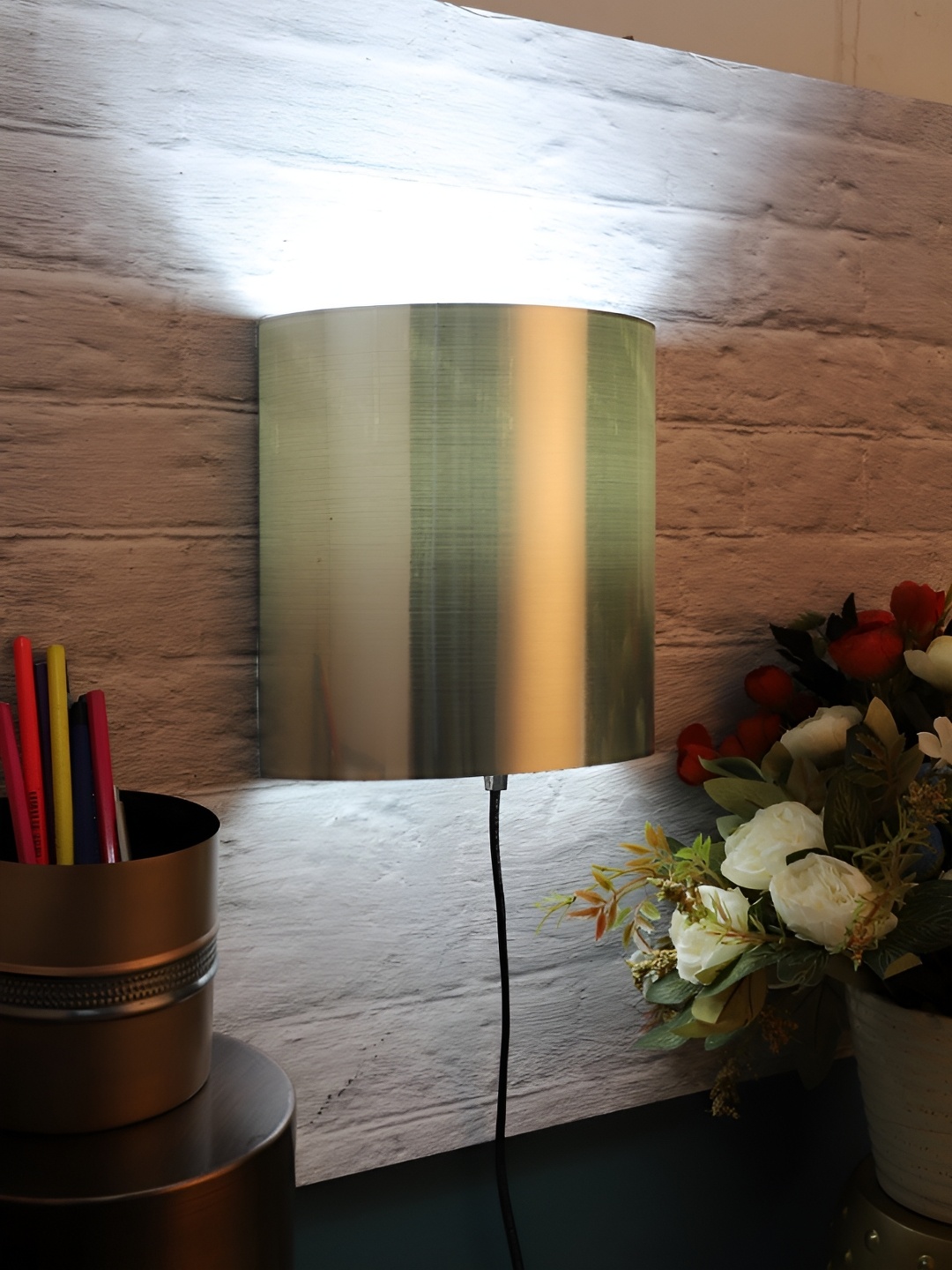

BTR CRAFTS Silver Toned Metal Wall Lamp