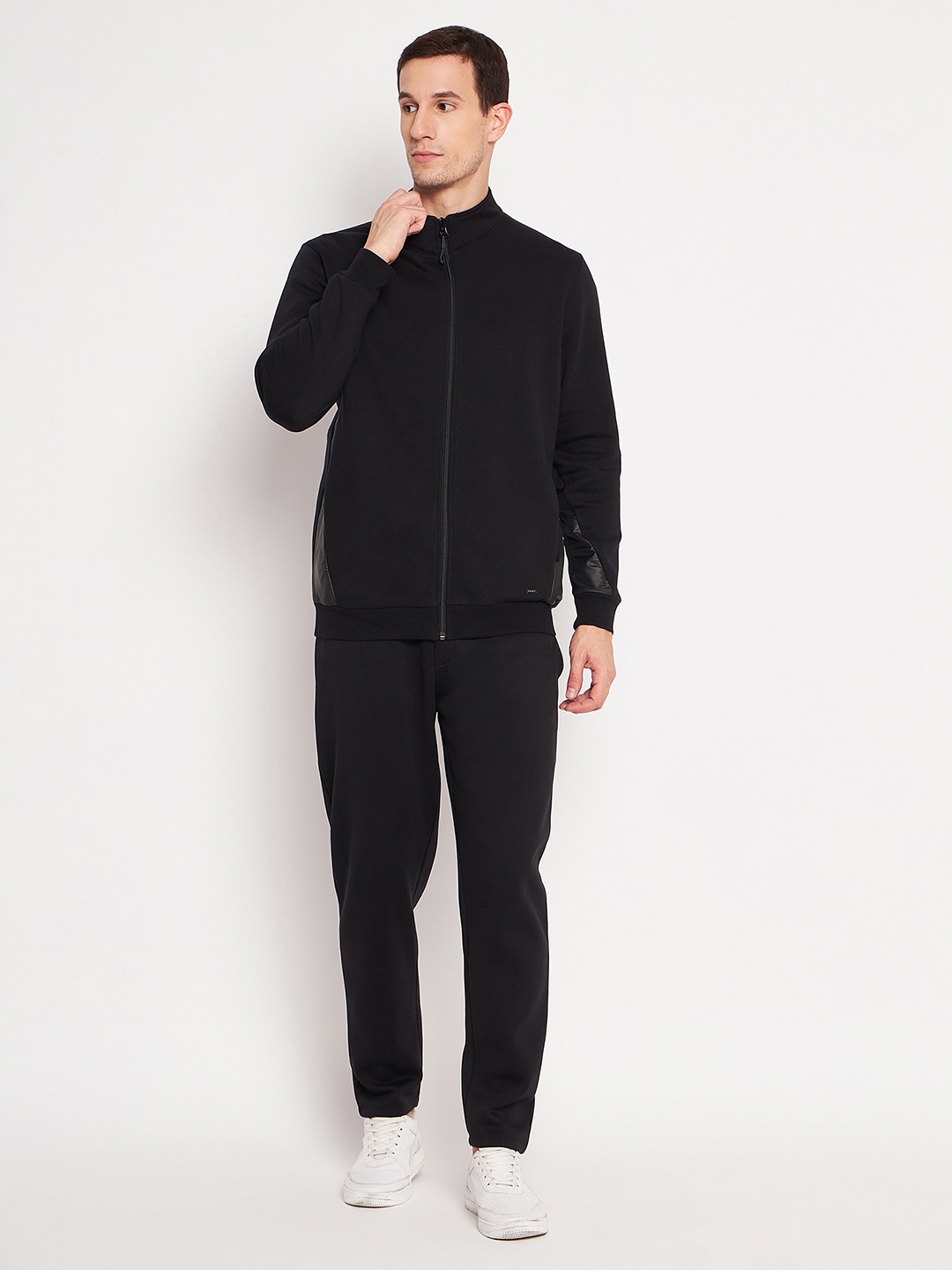 

EDRIO Men Zip-Up Jacket & Mid-Rise Trackpants, Black