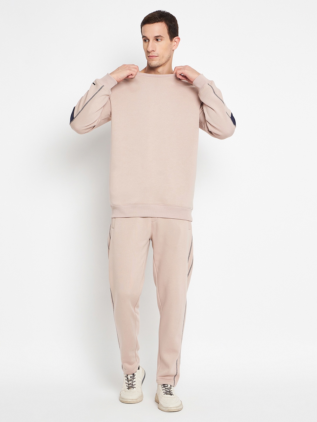

EDRIO Colourblocked Round Neck Mid-Rise Fleece Tracksuits, Beige