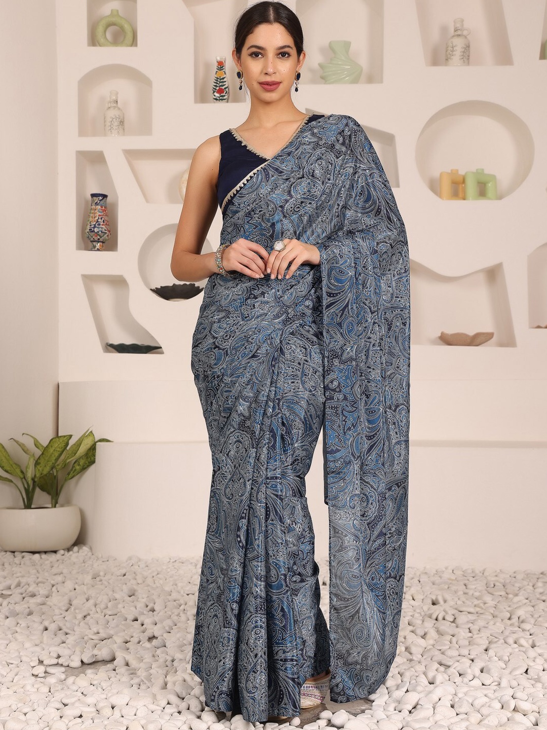 

Ethnovog Ethnic Motifs Printed Saree, Blue