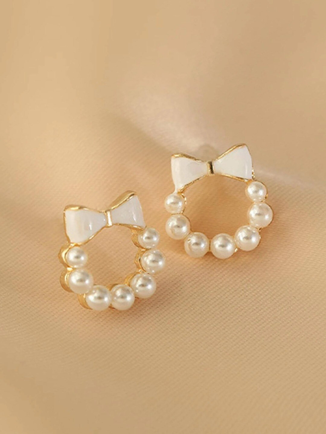 

VAGHBHATT Gold-Plated Bow & Faux Pearl Stud Earrings