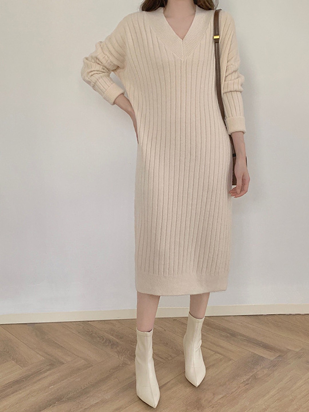 

LULU & SKY Ribbed V-Neck Jumper Dress, White