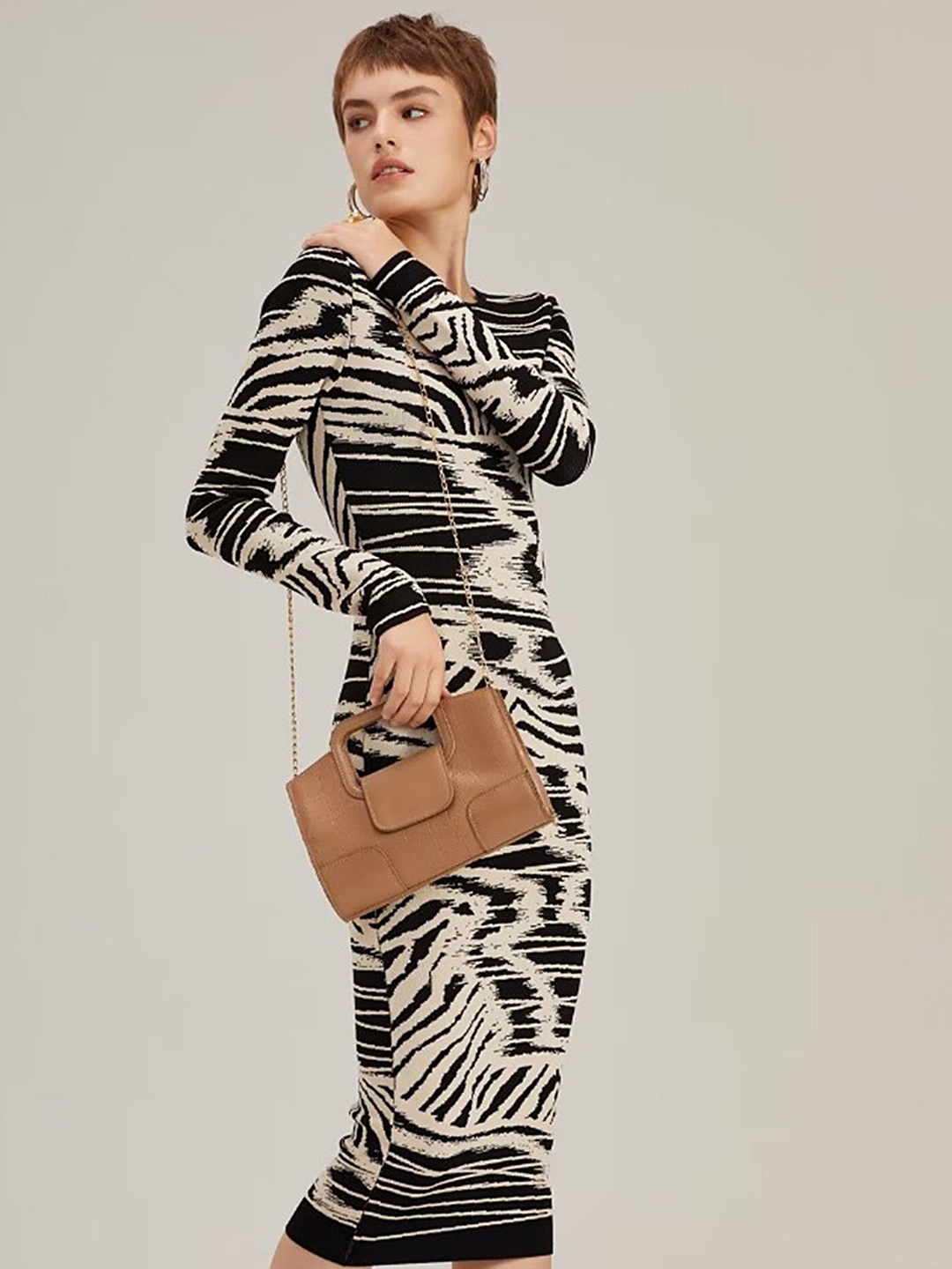 

LULU & SKY Printed Round Neck Long Sleeves Bodycon Dress, Black