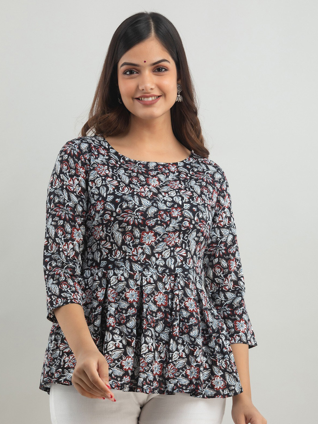 

SHOOLIN Floral Printed Pleated A-Line Kurti, Black