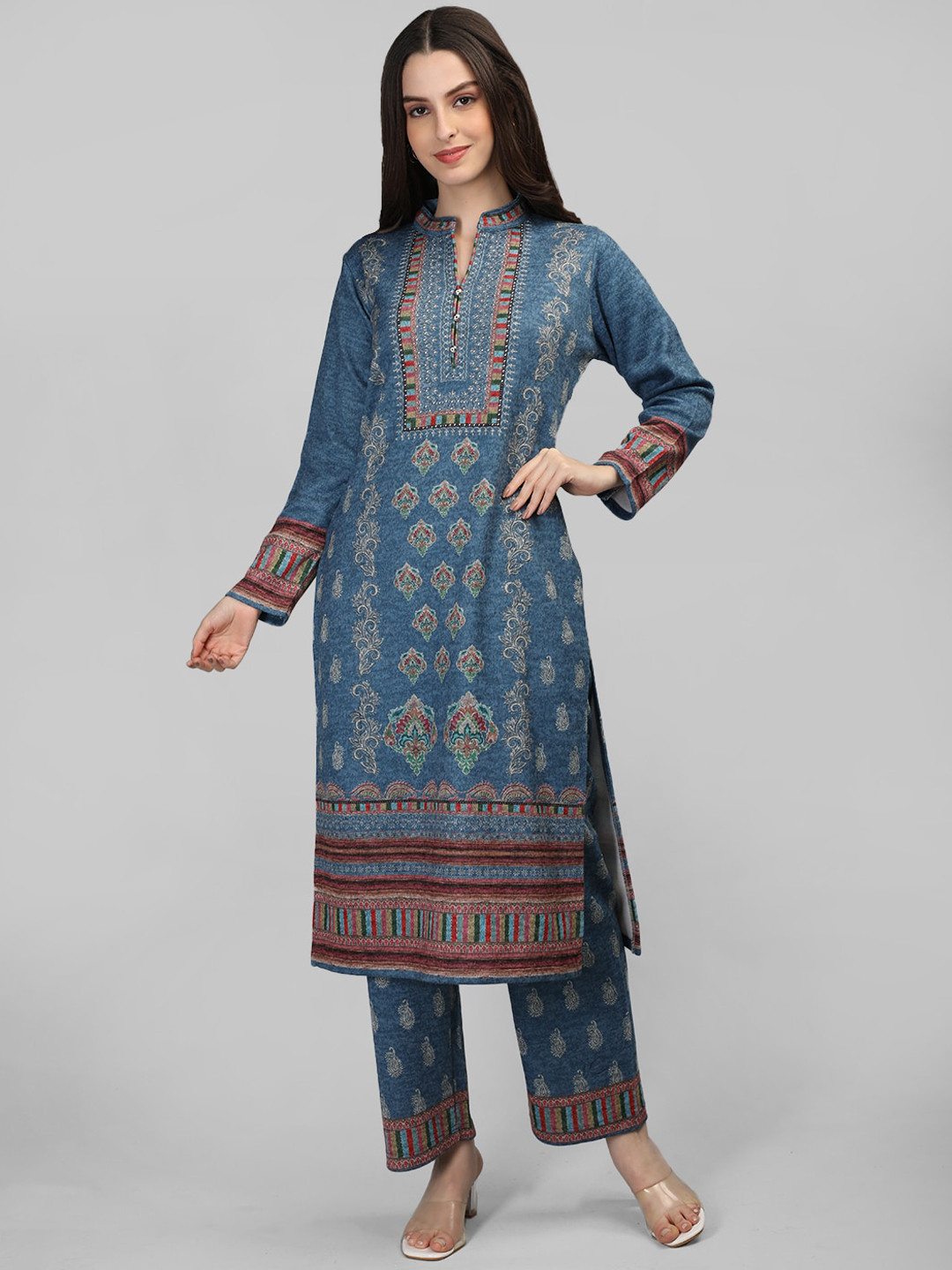 

MIKHAD Paisley Printed Mandarin Collar Long Sleeve Woollen Kurta Set With Dupatta, Blue
