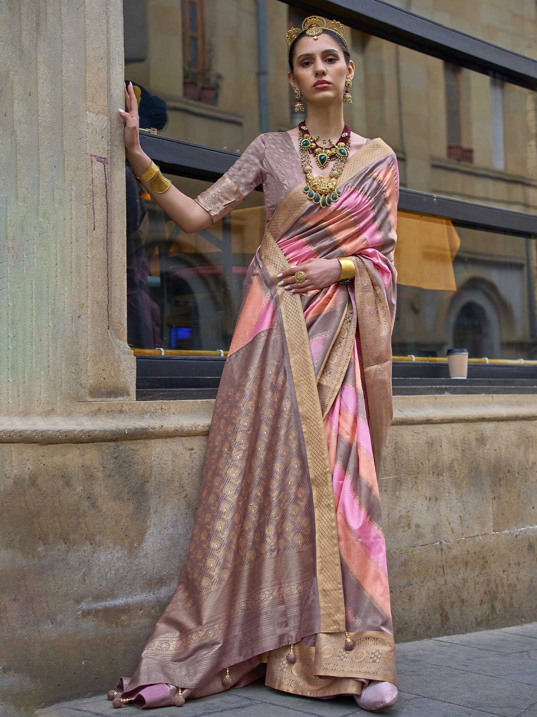 

Mitera Pink Ethnic Motifs Woven Design Banarasi Saree