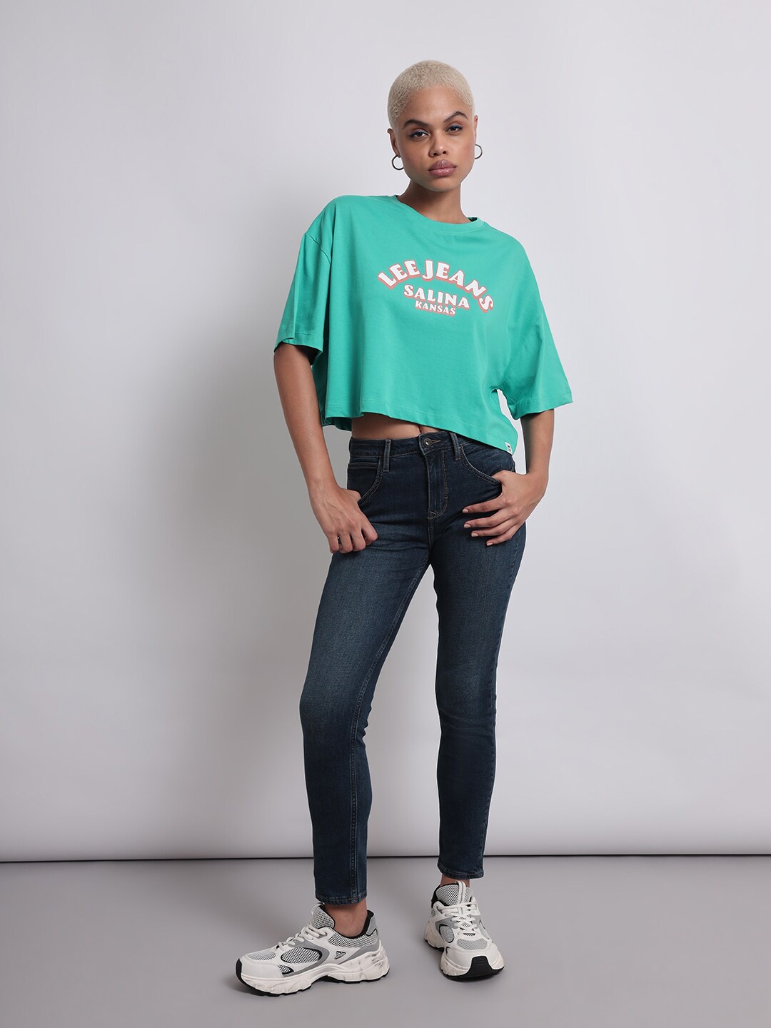 

Lee Typography Printed Pure Cotton Boxy Crop T-shirt, Blue