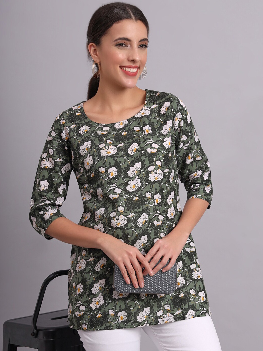 

BAESD Floral Printed Straight Kurti, Green